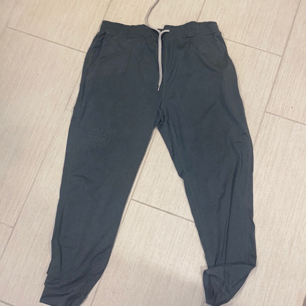 Vuori Kelp Joggers Size Large